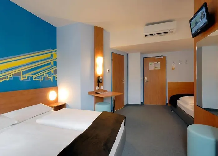 Hotel Duesseldorf-mitte 3*