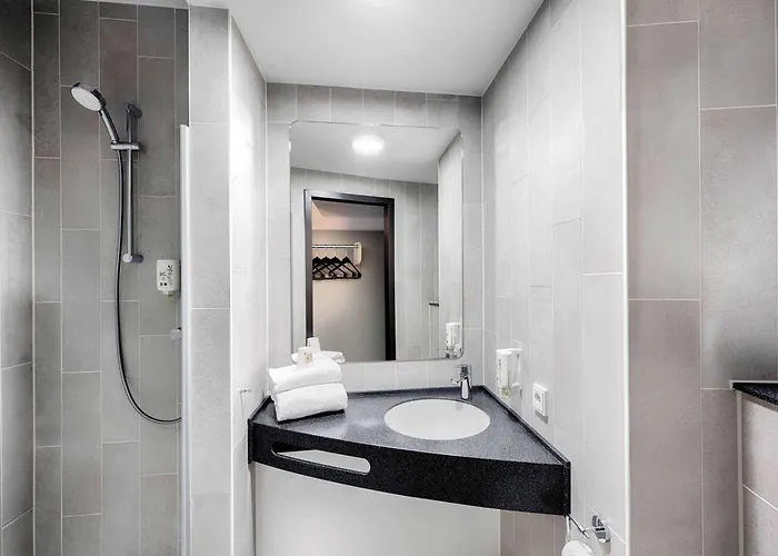 Düsseldorf-mitte 3*