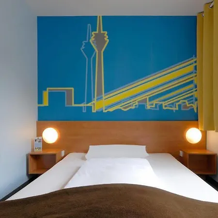 Duesseldorf-mitte מלון 3*